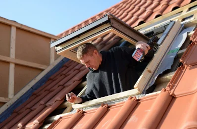 Pose de fenêtres de toit Velux à Balogna